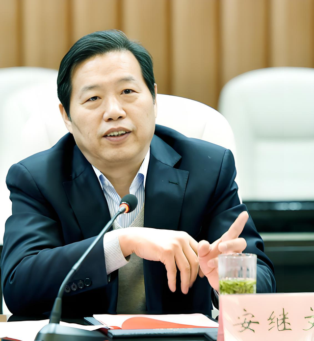 江苏徐州第三大民企：年入275.57亿！掌门人27岁任厂长	，三次创业