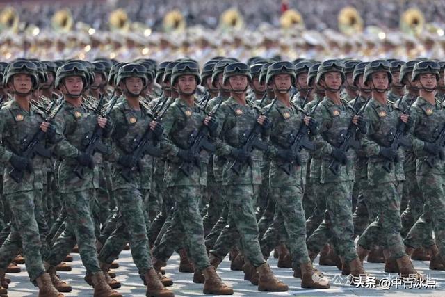中青报直击九三阅兵：42张摄影作品，见证场内场外