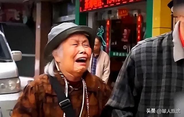 母亲要管儿子儿媳工资，告上法庭家破散，赢了钱却哭断肠子。