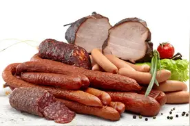 体内胆固醇高，不能吃鸡蛋黄？提醒：这5类食物才要尽量避免！图片