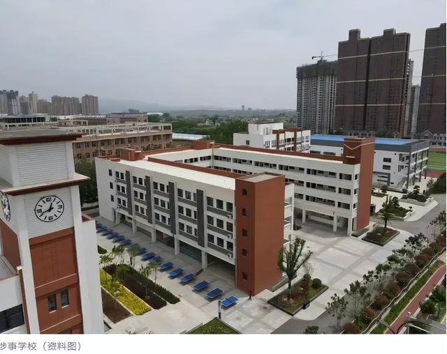 陕西女老师事件不断发酵，知情人爆料：吸烟穿吊带，疑有多位男友