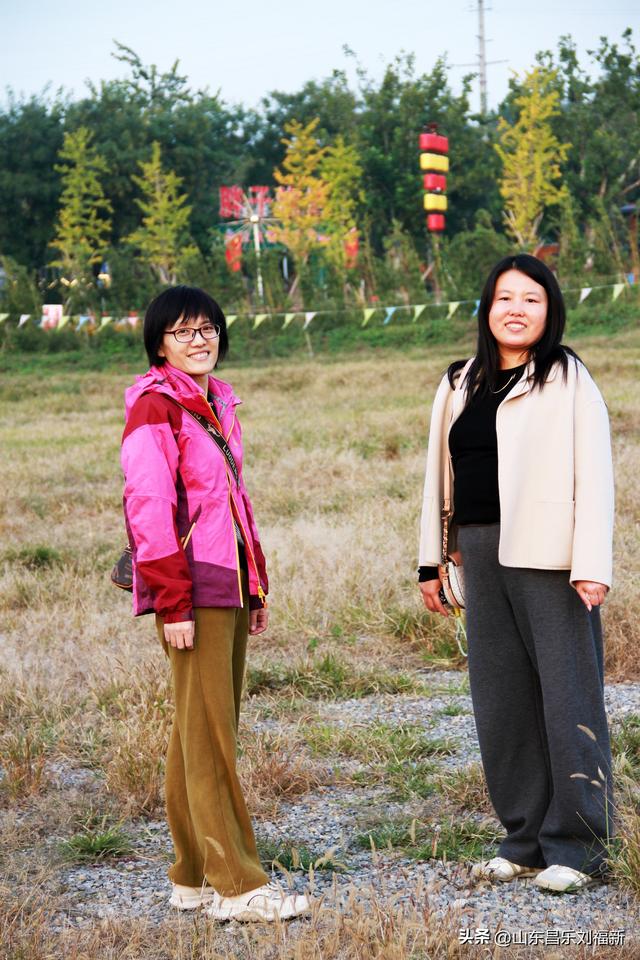 一河两路东端的烧烤场一带暮秋景色