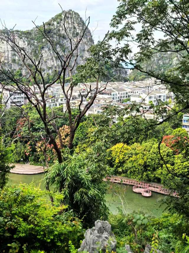 桂林：登峰尽赏满城秋！