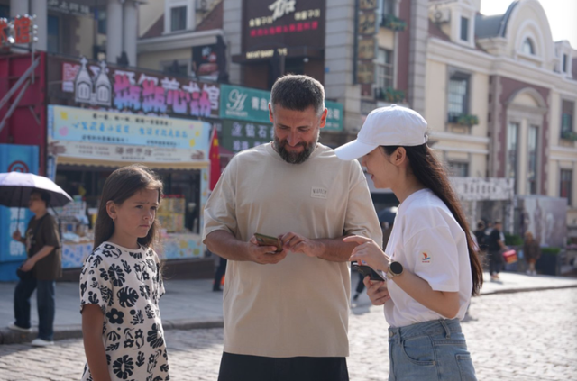 我和游客在一起 | 青年文旅志愿者，假期随时在您身边