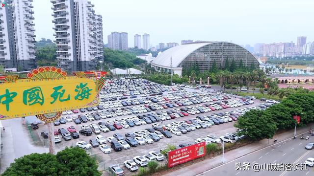 四川这座年轻县，不仅藏着世界石油钻井之父，还有能让人漂浮的海