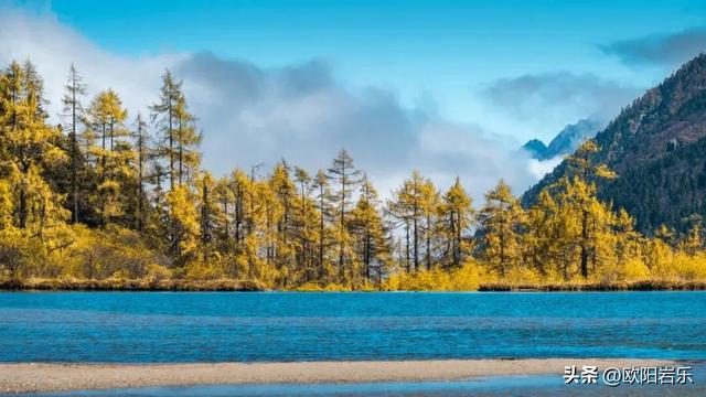 是什么让资深驴友每年秋天都偷偷跑去川西？？