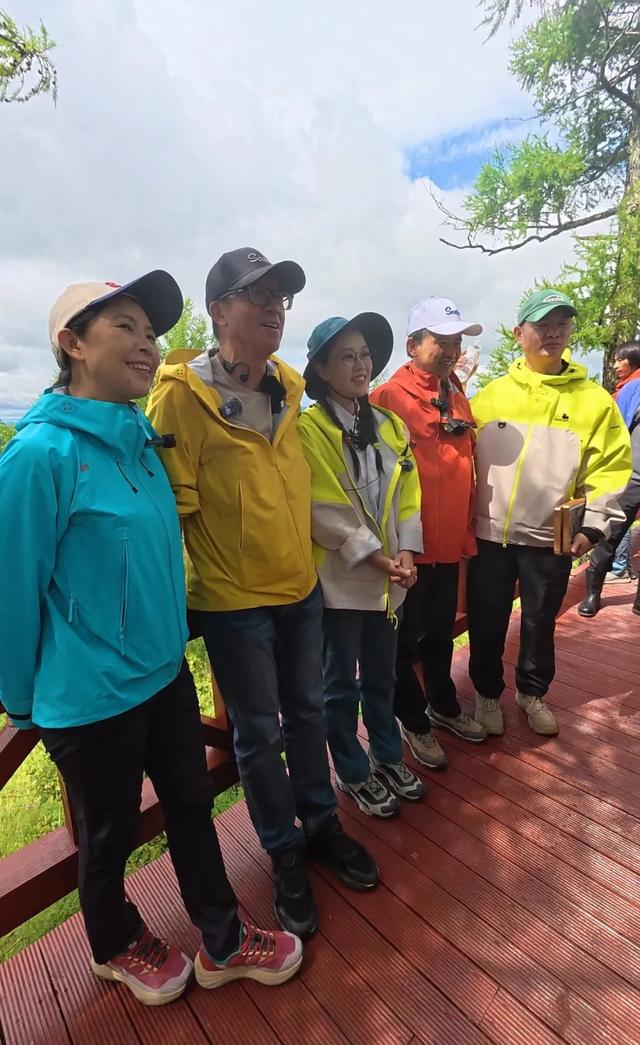 俞敏洪直播探秘“东方小瑞士”和千万网友云端感受阿尔山的美