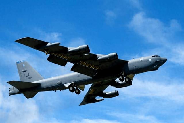 B-52抵近委内瑞拉 马杜罗会服软吗