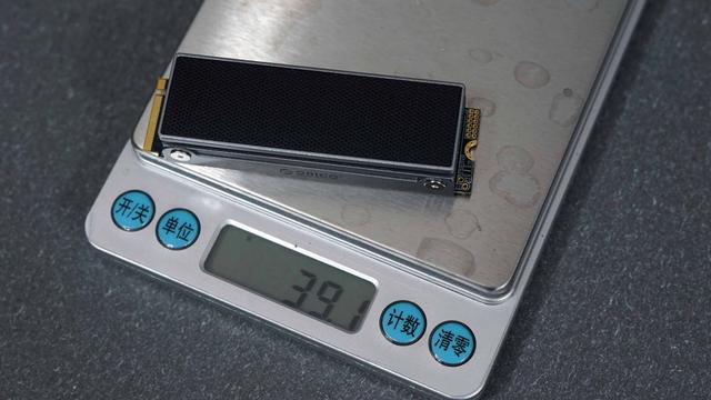 冰甲加持，满载50℃——奥睿科OSC冰甲固态硬盘拆解测评