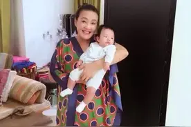 意想不到，张兰会在视频中追忆往昔，间接辟谣了大s没有嫌贫爱富图片