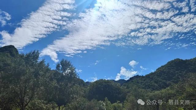 红河谷高山区：秋意浸染的人间仙境