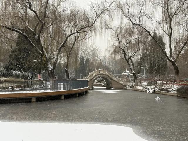 雪落石景山,美景入画来!石景山这里的雪景大片,请您欣赏!