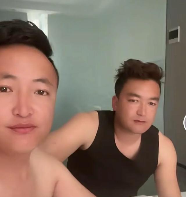 萨玛王朝后裔康巴人的赛马节