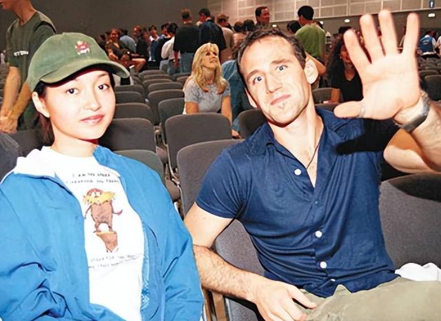 两次拒绝黎明，无视钟汉良示爱，被折磨20年后55岁的她憔悴成大妈