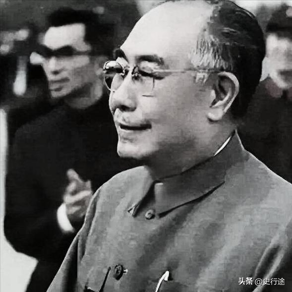 1995年，在北京蜗居13年的吴德病逝，留下三行遗嘱令人落泪