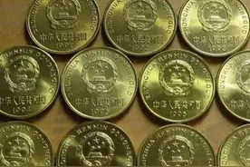 家里再穷，也要在窗户缝放一枚硬币，不是迷信，看完涨知识了！图片