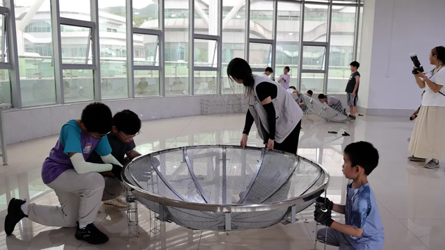中国天眼旁的“宇宙窗口”：“90后实验室”引燃暑期探索热