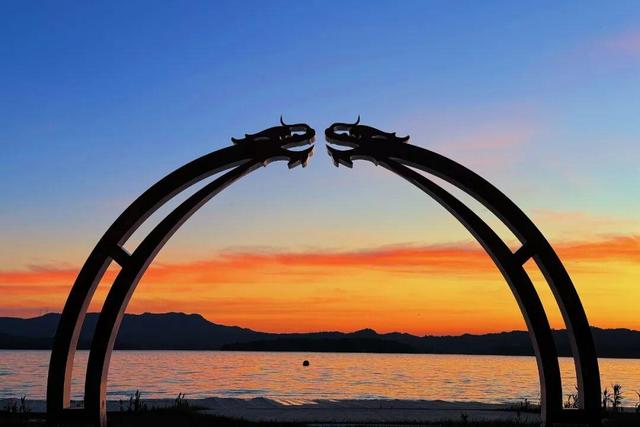 游在鹰潭｜学生搭子团秋季攻略！轻松玩转4大宝藏地「全球学子嘉游赣 奇绝鹰潭逍遥游」