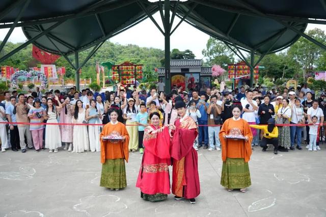 第六届观音山姻缘节拉开序幕，月老、红鸾星君送良缘啦~