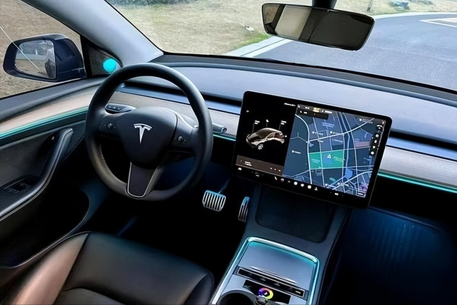 数据堆再多也没用？自动驾驶VLA遇瓶颈，世界模型给出破局答案