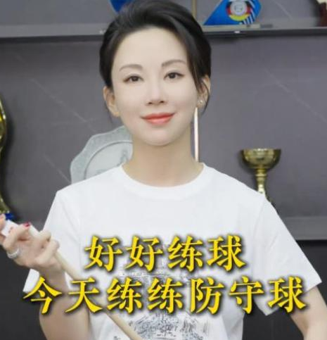 身材傲人却无人敢娶，43岁潘晓婷至今单身，潘爸爸直言悔不当初