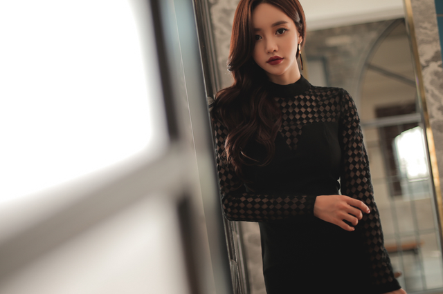 孙允珠『钻石黑桃皇后透明性感职业裙』