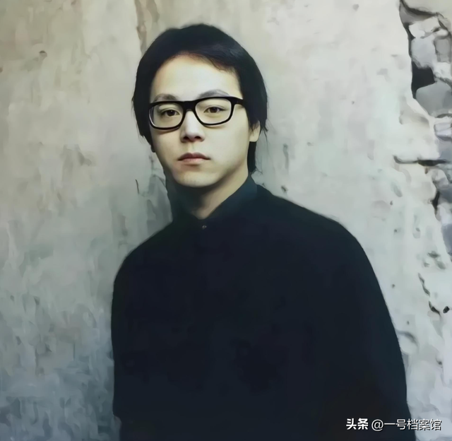 原来我们都被骗了！窦唯的落魄潦倒是假象，北京四合院才是真底气