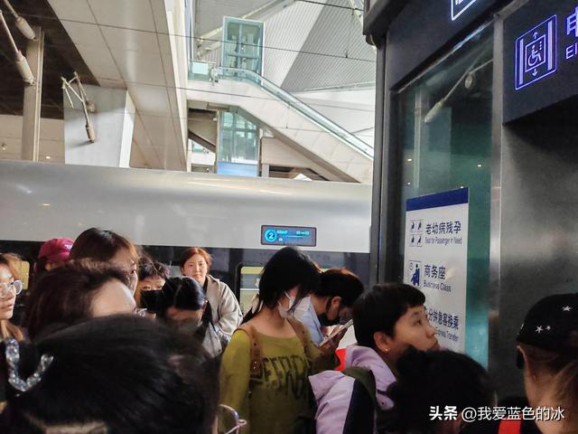 早晨六点出门，下午五点来到了山西地盘最大的城市忻州市