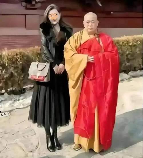 释永信老家村民：早年他大哥从少林寺带回一个装满钞票的尼龙袋子