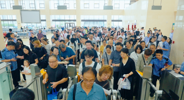 精准引流促融合 文旅宣传启新程——阳泉东站-石家庄站直达动车组列车首发文旅宣传活动成功举办