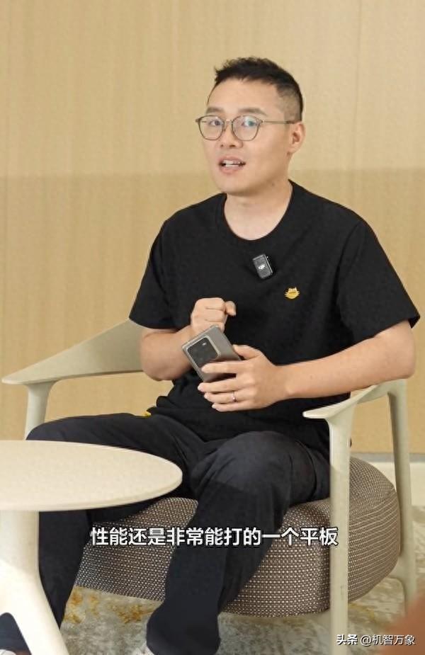 王玮宣布已上手真我新机流畅，徐起确认正在计划推出性能平板新品