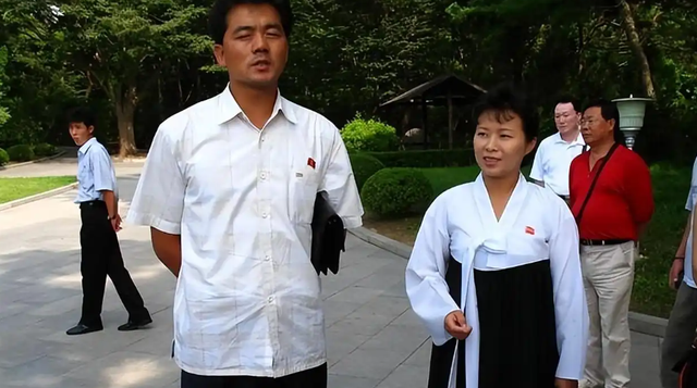 中国游客到朝鲜游玩，朝鲜人疑问：为什么中国人是这样的？