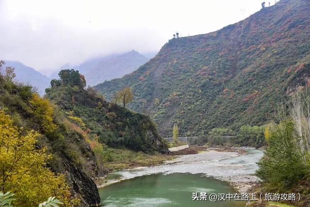 汉中出发沿嘉陵江跨省自驾,把秦巴深秋的美景装进车窗~图片
