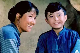 《闪闪的红星》冬子妈李雪红去世，享年92岁，《映山红》成为经典图片