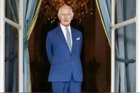 他当了70年太子，在位一年就患癌，但他仍是幸运的图片