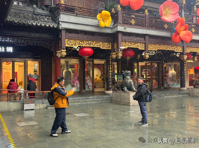 雪落豫园，绘就江南诗意画卷