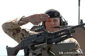 世界各国军礼盘点，波兰最奇葩，用两根手指行军礼图片