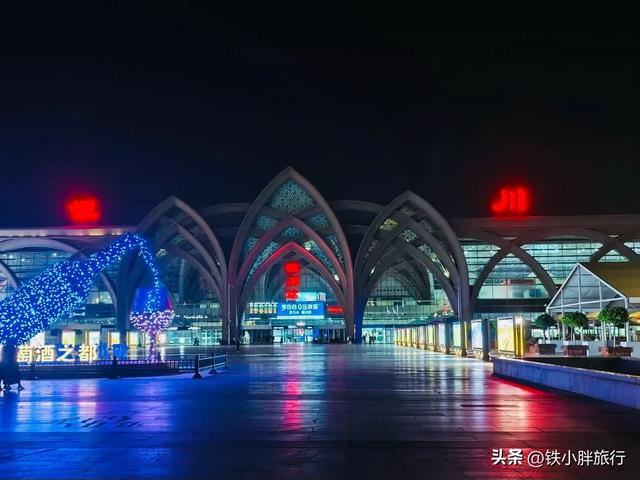 G667次，北京到银川的标杆复兴号列车，全程中间停靠5站