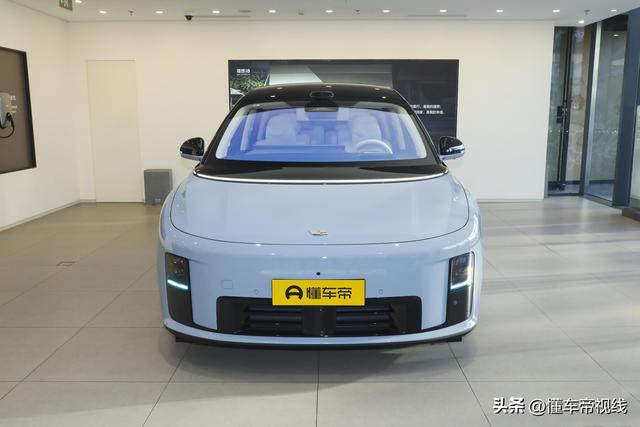 理想i8上市售32.18万元起