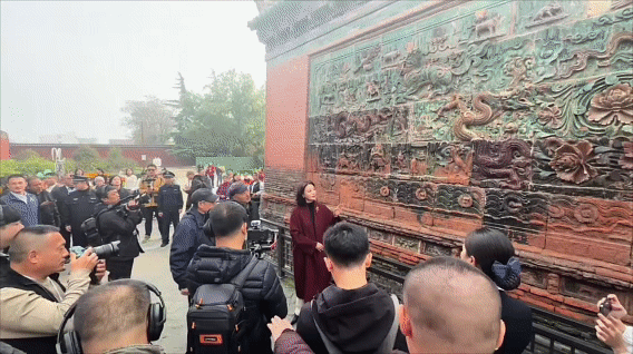 芳菲的文明之旅中的万荣元素