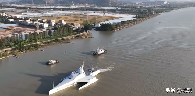 美军紧盯！中国新舰藏黑科技，隐身火力双开挂！美军都没玩转！