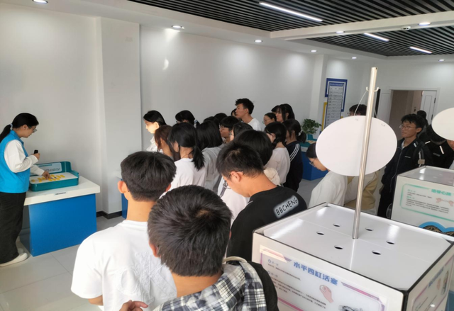 西夏区科普月活动多姿多彩，居民乐享“科学盛宴”