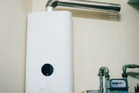 售货员坦言：14个安装条件不满足，燃气热水器买回家也不能装图片