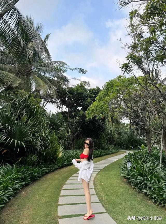 懒懒又去日本陪男友王思聪了，穿成这样，可真抗冻呀