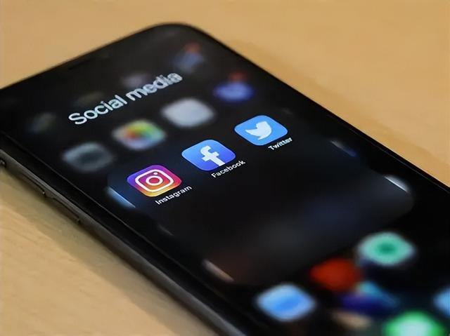 日本正在备战：防卫省官员叫嚣优先击沉福建舰，主流媒体配合疯狂