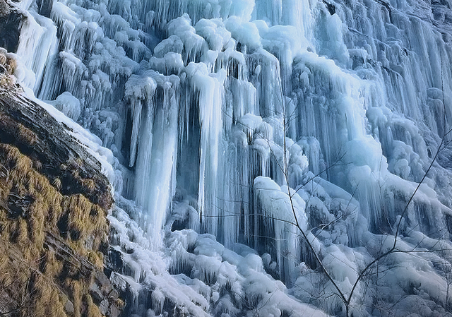 绵阳平武：虎牙滑雪场即将投入运营 冰雪资源助力区域旅游发展