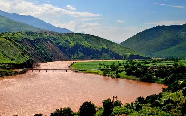 连休4天不调休！云南红河放大招，梯田和米线让打工人酸到跺脚