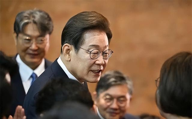 怪不得李在明不理高市，韩媒突然发现，中方给的待遇比6年前高了