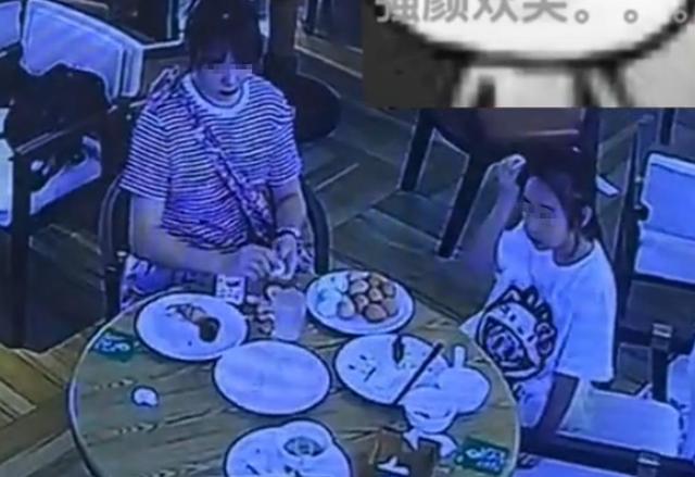 酒店捏蛋女“社会性死亡”：正脸曝光身份被扒，连孩子都跟着丢人