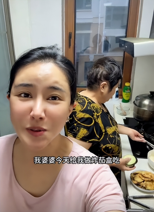42岁香港三级片女星，下嫁山东农村，曾不雅照满天飞，现官宣怀孕